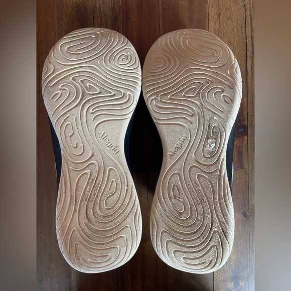 Alegria Motov8 Raven Shoe - Picture 9 of 10